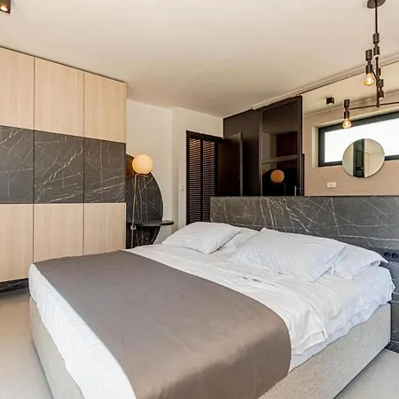 Four Bedroom With Pool * Vodice