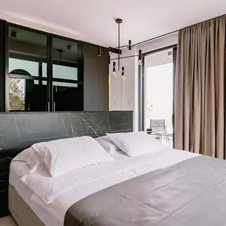 Villa Four Bedroom With Pool Vodice