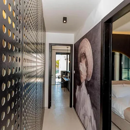 Villa Four Bedroom With Pool