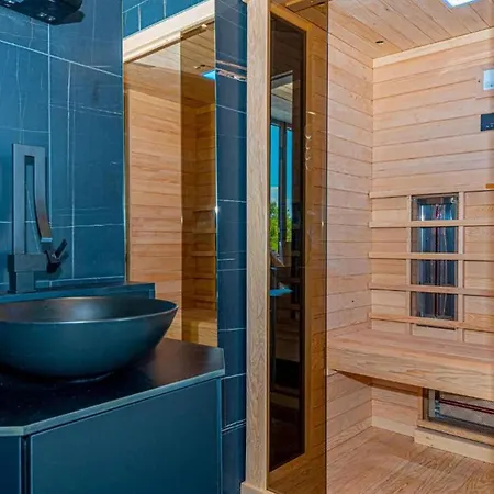 Four Bedroom With Pool