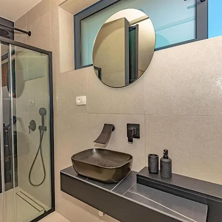 Four Bedroom With Pool * Vodice